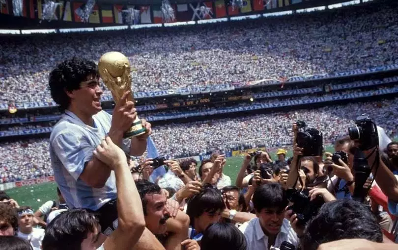 อันดับที่ 3 ดิเอโก้ มาราโดน่า (Diego Maradona) ทีมชาติอาร์เจนติน่า