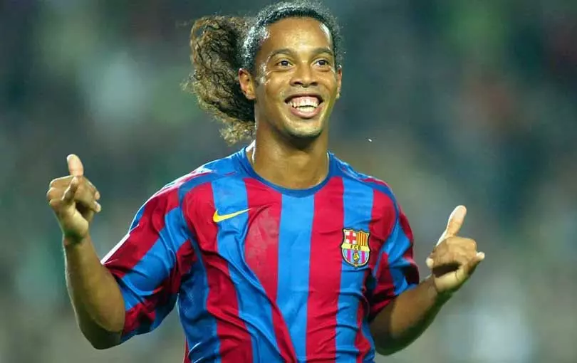 อันดับที่ 6 โรนัลดินโญ่ (Ronaldinho) ทีมชาติบราซิล